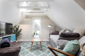 Modern Mid-Century Downtown AC Walkable